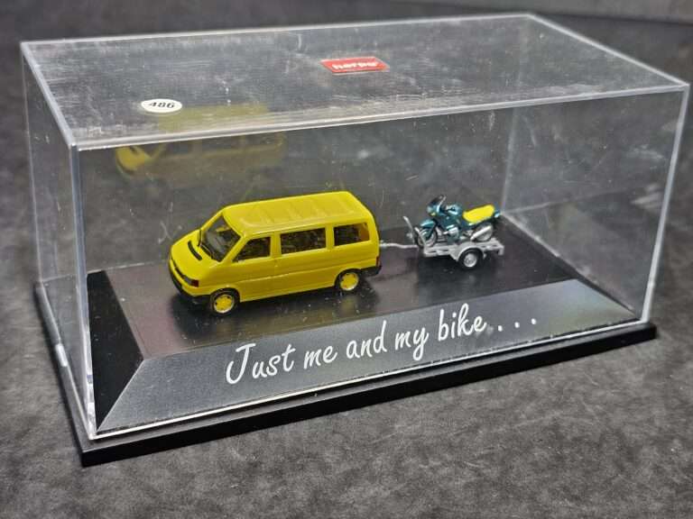 VW Transporter Caravelle - Herpa