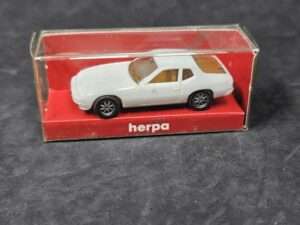 Porsche 924 - Herpa