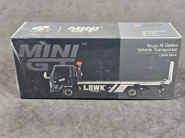 Isuzu N-Series Transporter LBWK 1/64  - Mini GT