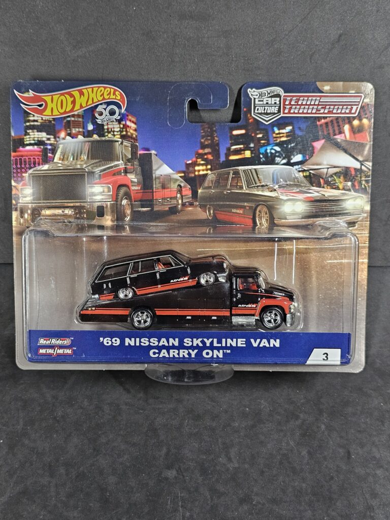 Team Transport 69' Nissan Skyline Van / Carry On - Hot Wheels