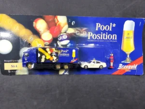 Camión Volvo y auto Mercedes-Benz 1/87 HO