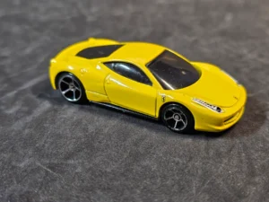 Ferrari 458 Italia - Hot Wheels