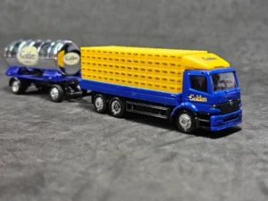 Camión Mercedes-Benz con carro y cisterna 1/87